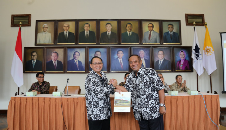 Serah terima Ketua Sekretaris DGB UGM