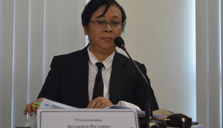Teliti Penggunaan Bahasa Dalam Pertemuan Formal, Dosen USD Raih Doktor