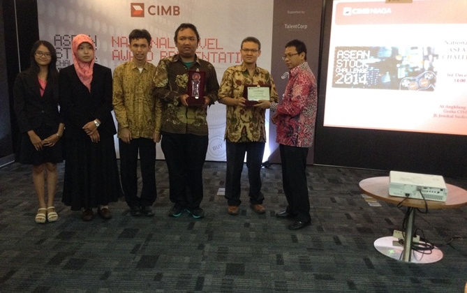 UGM Juara Asean Stock Challenge 2014