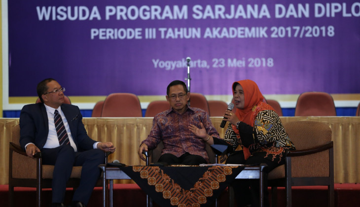 Prospective Graduates to Keep Optimistic in Pursuing Successful Career