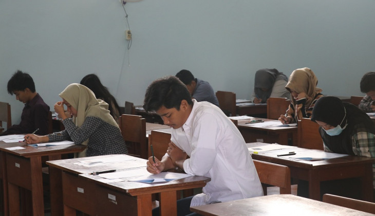 Serentak di 4 Kota Besar, Seleksi Ujian Tulis UGM Diikuti 60 ribu Peserta