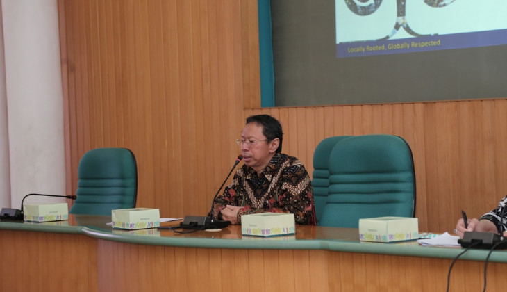 UGM Kejar Jumlah Guru Besar