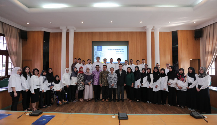 UGM Serahkan 43 SK CPNS Dosen 