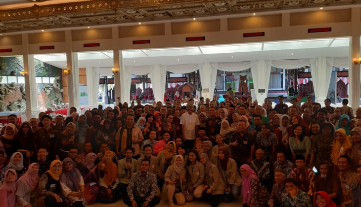 West Kalimantan Government Welcomes UGM Student Community Service