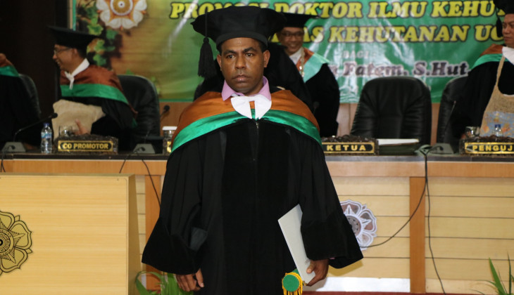 Sepus Marten, Putra Asli Papua Raih Doktor Dengan Predikat Cumlaude