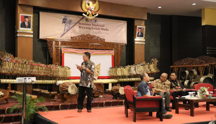 UGM Rintis Gajah Mada Sebagai Lakon Pentas Pewayangan