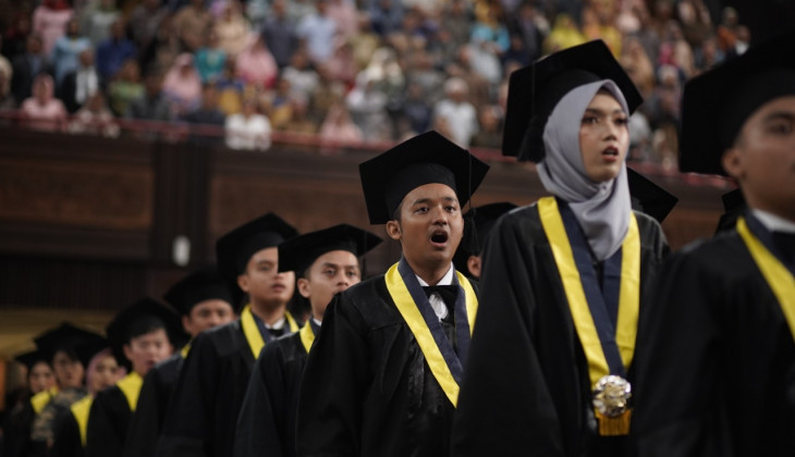 The Rector of UGM Has 1.606 Undergraduate Students in A Moment of Commencement