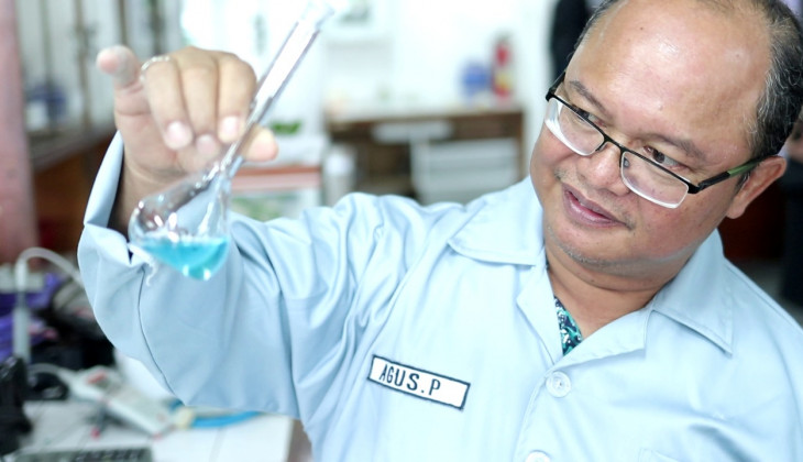 UGM Lecturer Discovers the Method of Removing Mercury with Local Materials