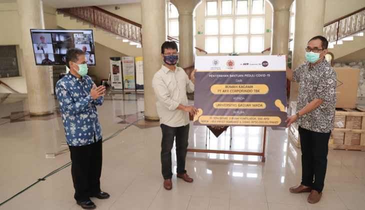 UGM Salurkan Bantuan Beras 10 Ton Bagi Warga Yogya