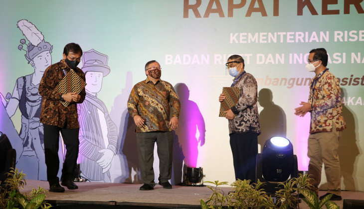 Menristek Bentuk Tim Akselerasi Vaksin Merah Putih