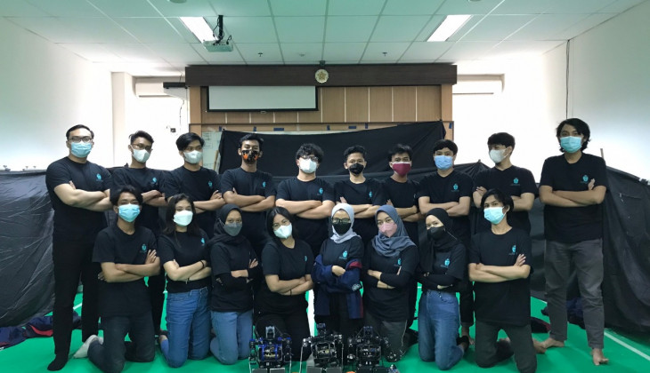 Tim Robot UGM Juara 2 KRSBI Humanoid KRI Wilayah I 2021