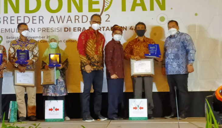 Bank Genetika PIAT UGM Raih Penghargaan Indonesian Breeder Award 