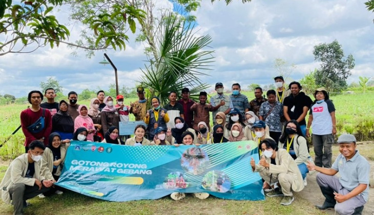 Mahasiswa KKN UGM Tanam Pohon Ikonik Gebang Lambang Persatuan 