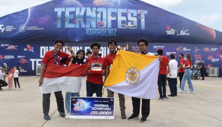 Gadjah Mada Aerospace Team Wins Third Place in Teknofest Model Satellite Competition
