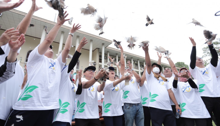 Lepas 73 Burung Perkutut, Rektor UGM Buka Rangkaian Kegiatan Dies Natalis 