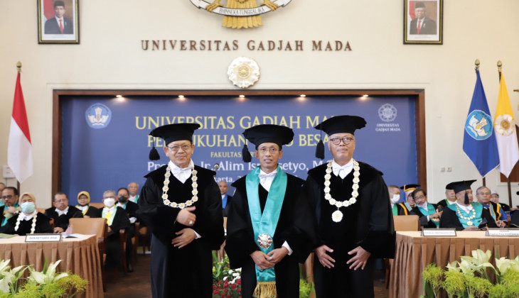 Prof Alim Isnansetyo Dikukuhkan Sebagai Guru Besar Bioteknologi Perikanan UGM