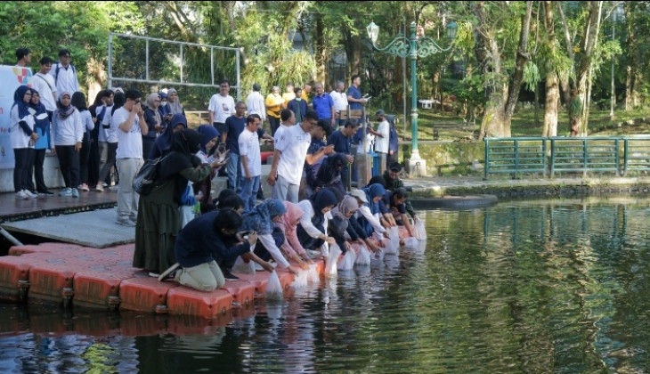 Buka Peringatan Dies ke-60, Perikanan UGM Tebar 6 Ribu Ikan