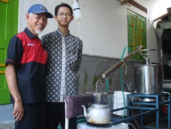 Mahasiswa UGM Kembangkan Kompor Bioetanol dari Limbah Salak Pondoh