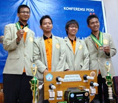 Kembangkan Meteran Listrik Digital Hantarkan Mahasiswa UGM Raih Emas di Pimnas XXIII