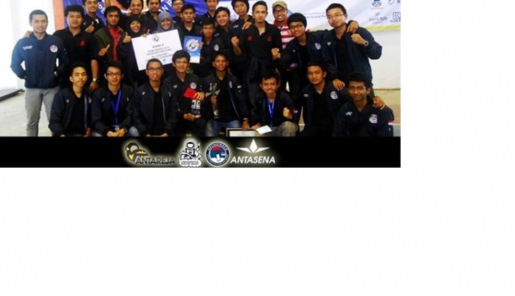 UGM Juara II KOMURINDO 2013 Kategori Muatan Roket