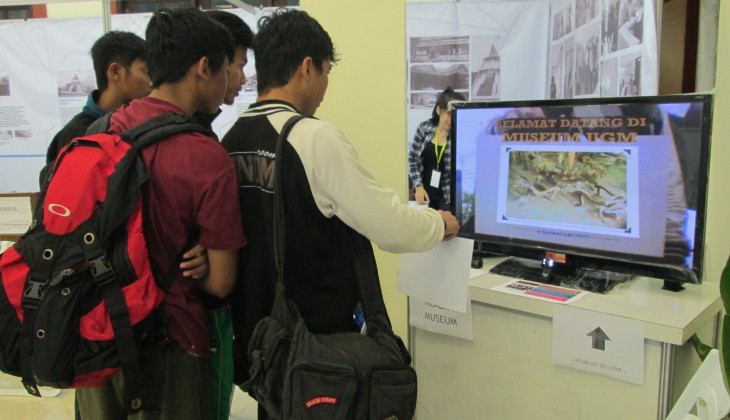 Stand Museum UGM Menampilkan Augmented reality