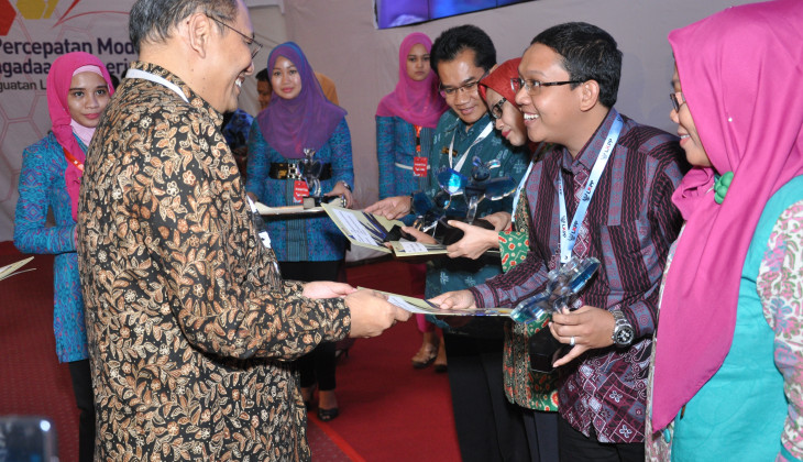 LPSE UGM Raih e-Procurement Award 2013