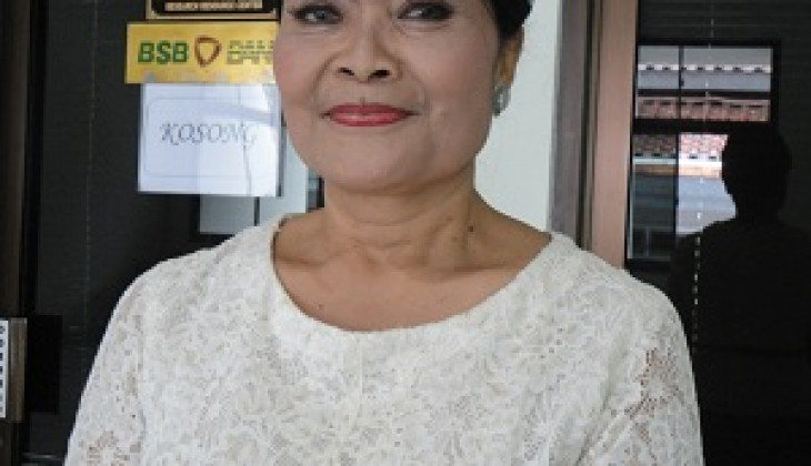 Ni Ketut Raih Doktor Usai Teliti Asimetri Dampak-Harga