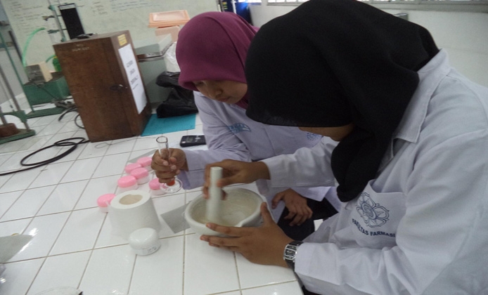 Mahasiswa UGM Sulap Limbah Darah Sapi Jadi Obat Luka Diabetes