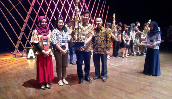 Tim Akuntansi UGM Raih Juara Pertama di LKTI ACTIVE 2015