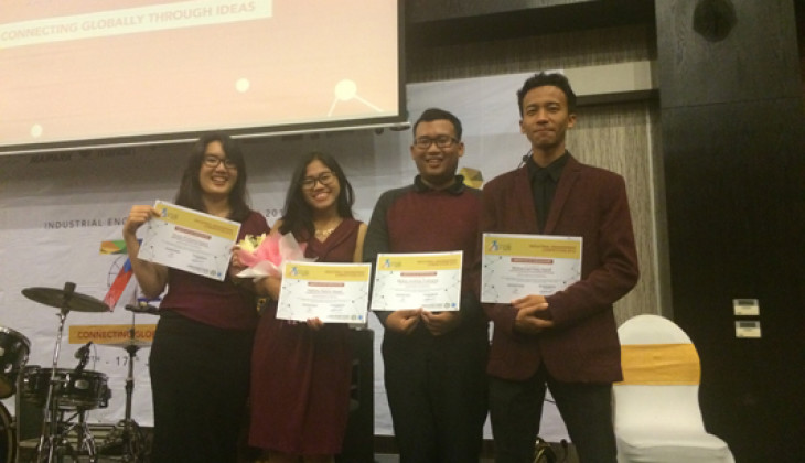 Tim Pokayoke UGM usai menerima penghargaan IECOM 2016 di ITB.
