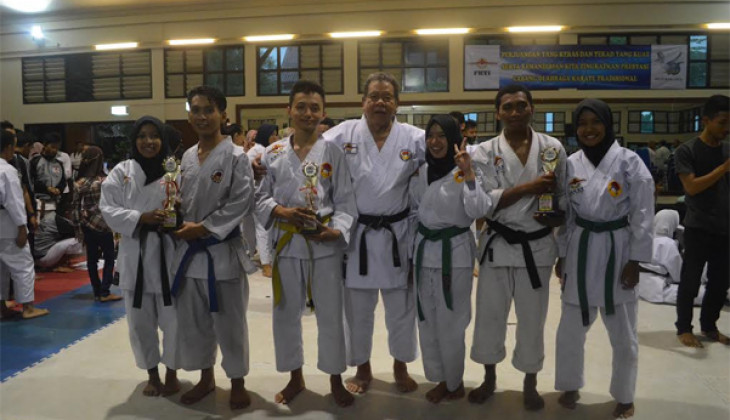 Karate UGM Raih 6 Medali Kejuaraan Karate ISI Surakarta Cup II