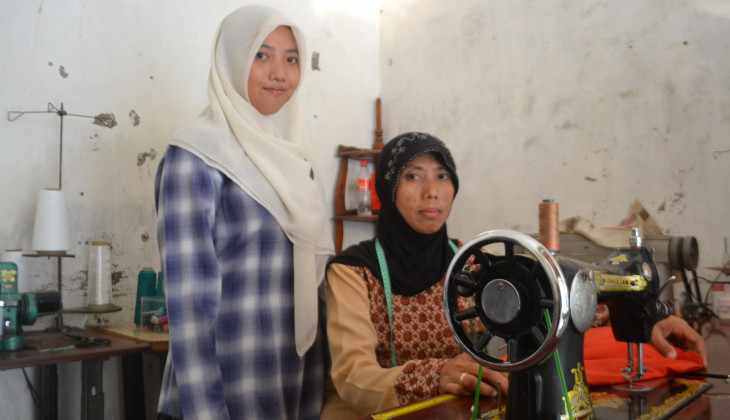 Meski Menjanda, Buruh Jahit ini Sukses Kuliahkan Anak ke UGM