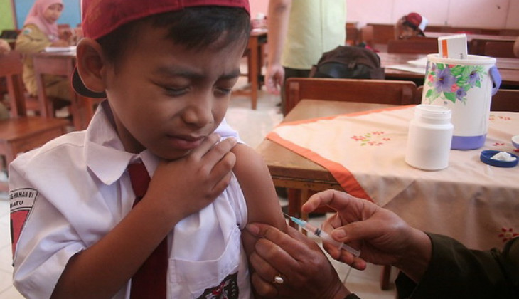 Ilustrasi pemberian vaksin campak (foto: antara)