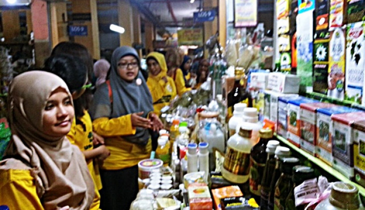    Puluhan Mahasiswa Asing Belajar Jamu di UGM