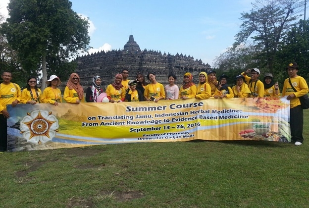    Puluhan Mahasiswa Asing Belajar Jamu di UGM