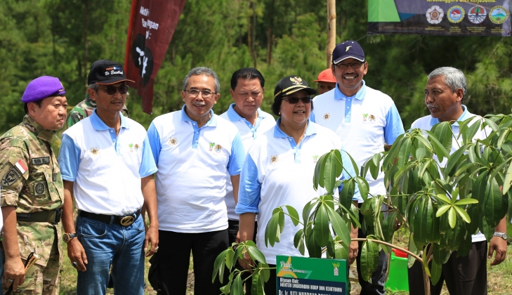 Dies ke-67, UGM Tanam 4000 Pohon di Merapi 
