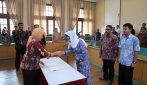 Rektor UGM Melantik Dekan Sekolah Pascasarjana