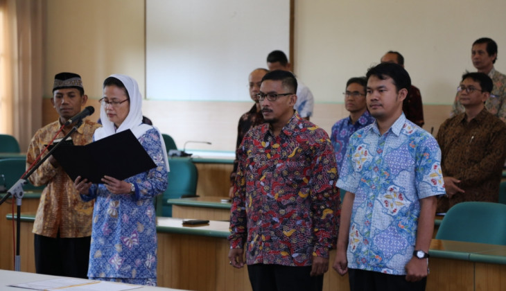 Rektor UGM Melantik Dekan Sekolah Pascasarjana