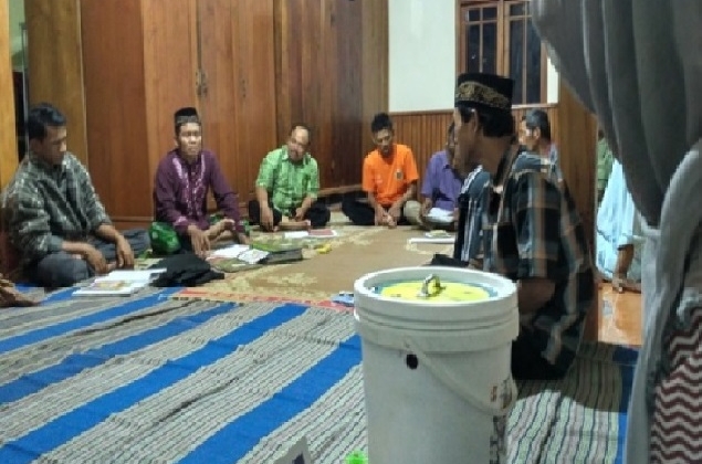 KKN PPM UGM Memanfaatkan Limbah Buah dan Sayur sebagai Pupuk Organik Cair