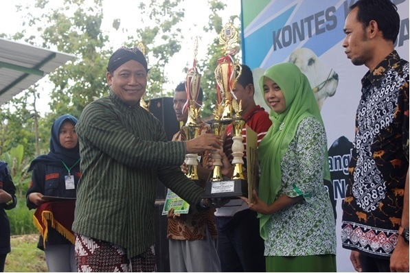 Fakultas Peternakan Gelar Kontes Ternak Kambing PE dan Sapi Putih 2017